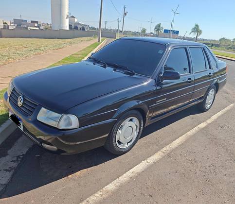 VOLKSWAGEN SANTANA 2.0 MI 8V GASOLINA 4P MANUAL